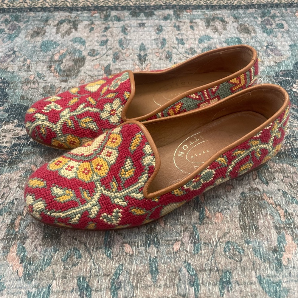 Stubbs & Wooton Red Needlework embroidered slippers size 7